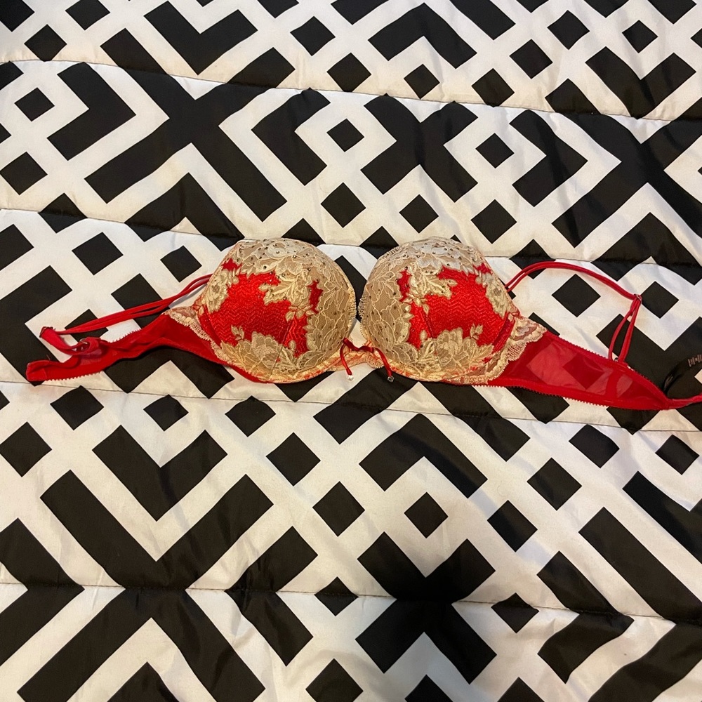 Victoria’s Secret 2+ cup push-up